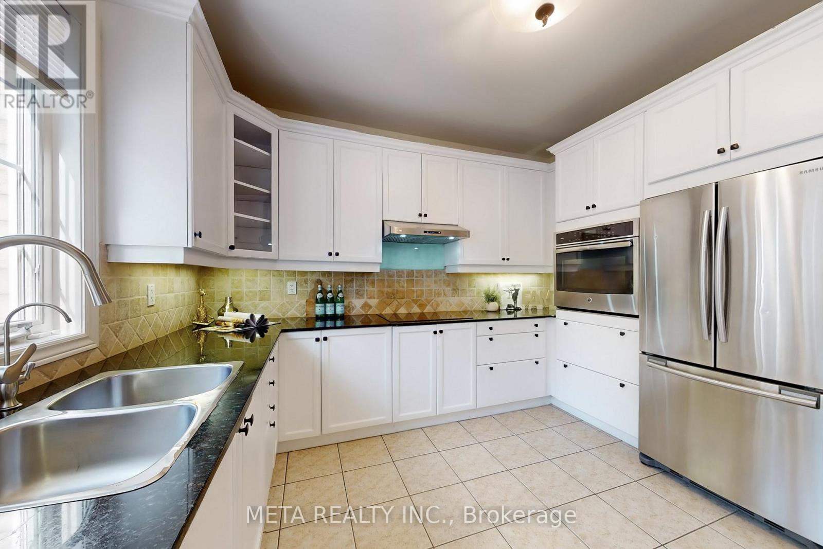 188 Willis Drive, Aurora (Aurora Highlands), Ontario  L4G 7M2 - Photo 9 - N12631310