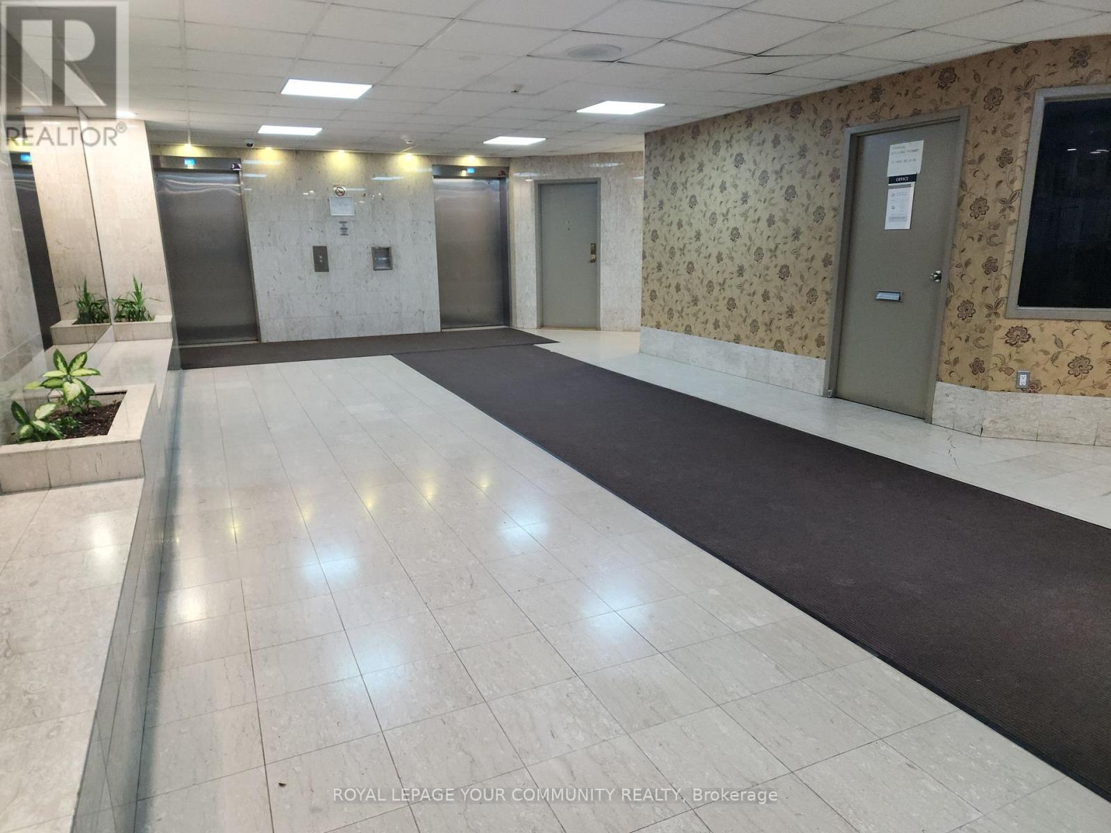 805 - 2470 Eglinton Avenue W, Toronto, Ontario  M6M 5E7 - Photo 2 - W12631306