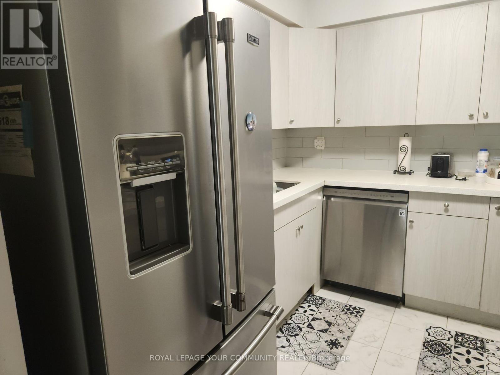 805 - 2470 Eglinton Avenue W, Toronto, Ontario  M6M 5E7 - Photo 6 - W12631306