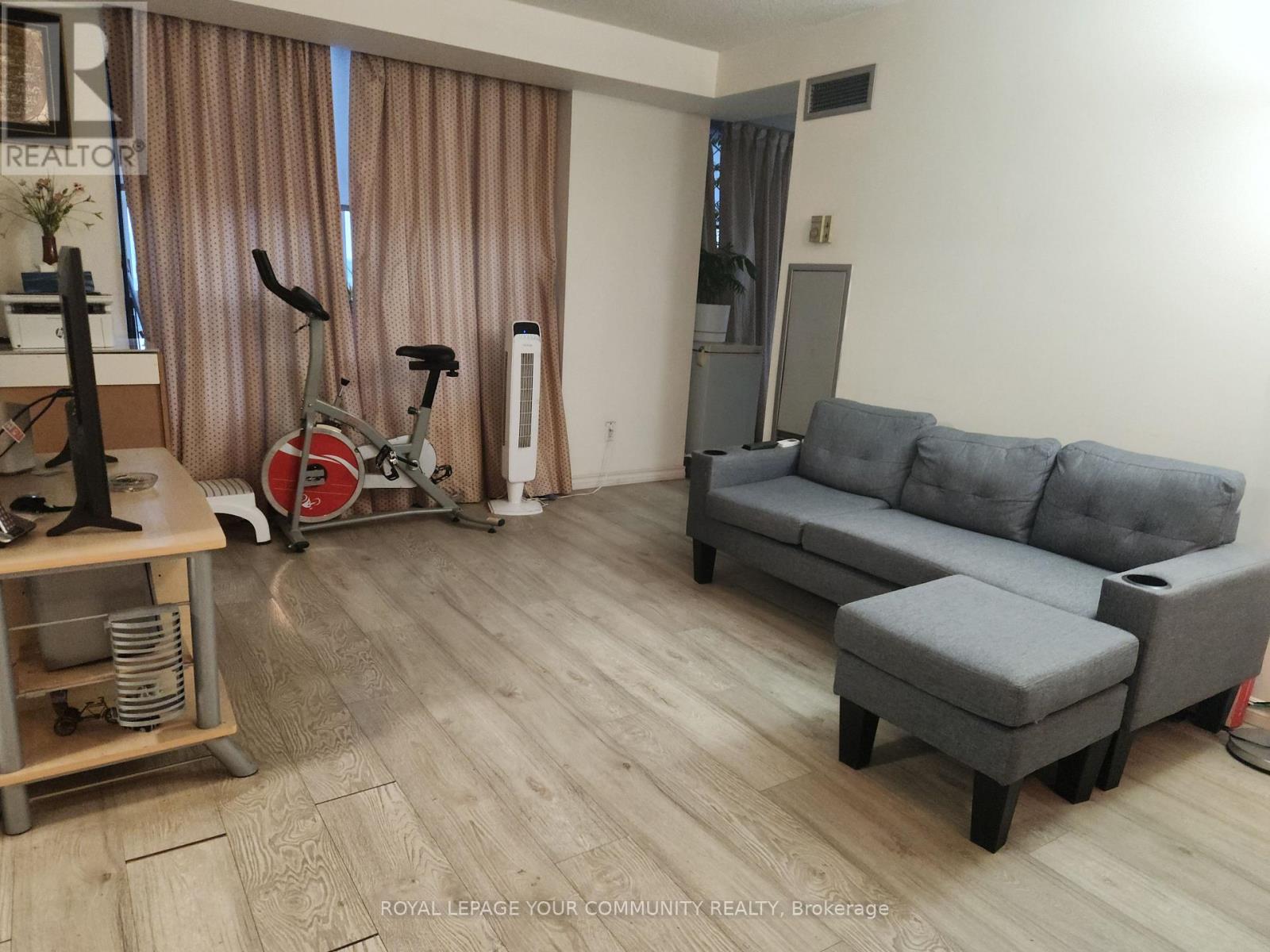 805 - 2470 Eglinton Avenue W, Toronto, Ontario  M6M 5E7 - Photo 7 - W12631306