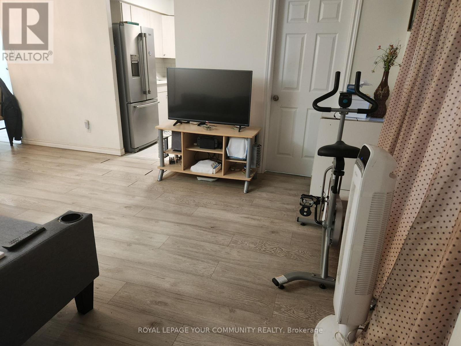 805 - 2470 Eglinton Avenue W, Toronto, Ontario  M6M 5E7 - Photo 8 - W12631306