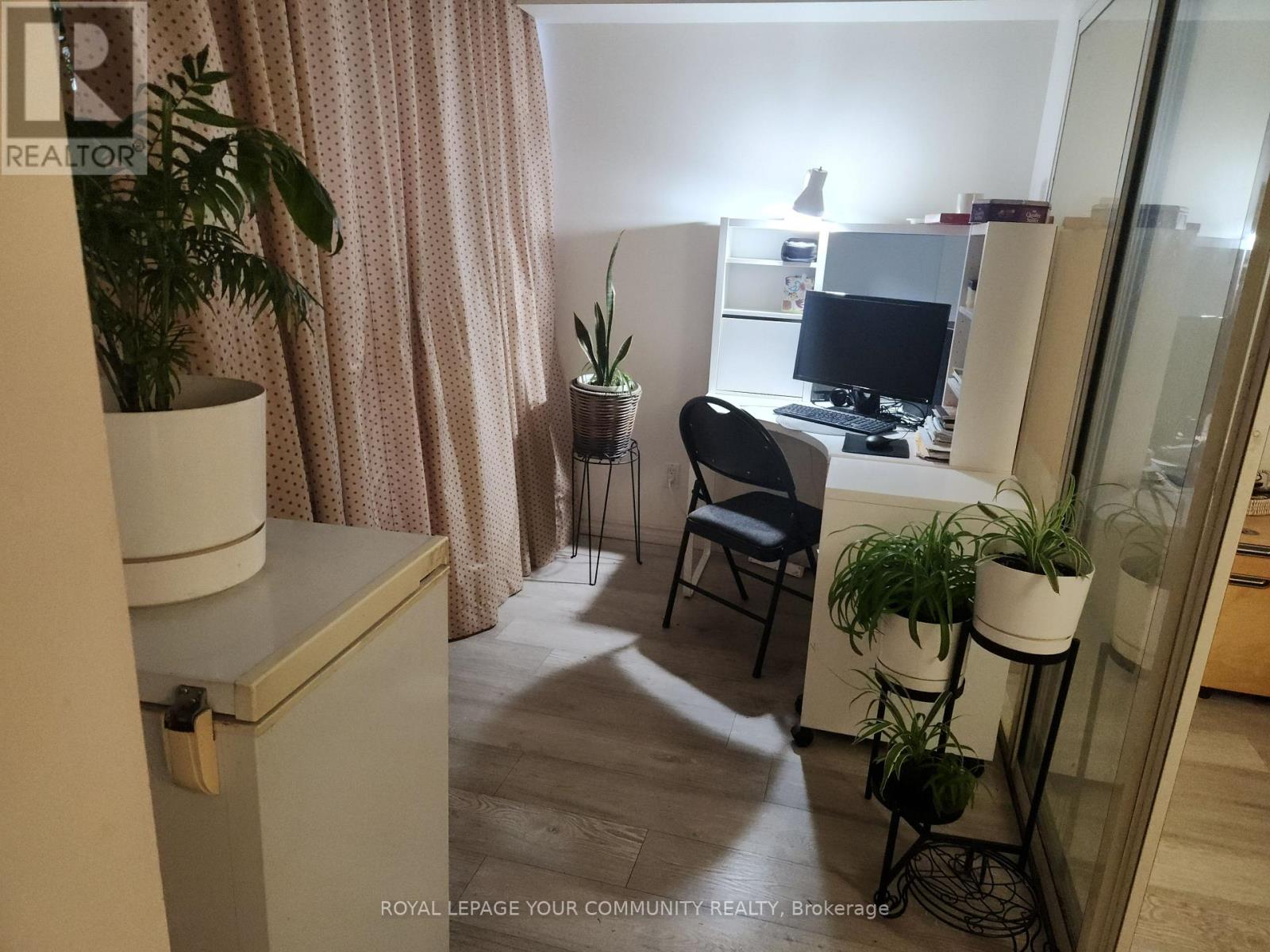 805 - 2470 Eglinton Avenue W, Toronto, Ontario  M6M 5E7 - Photo 9 - W12631306