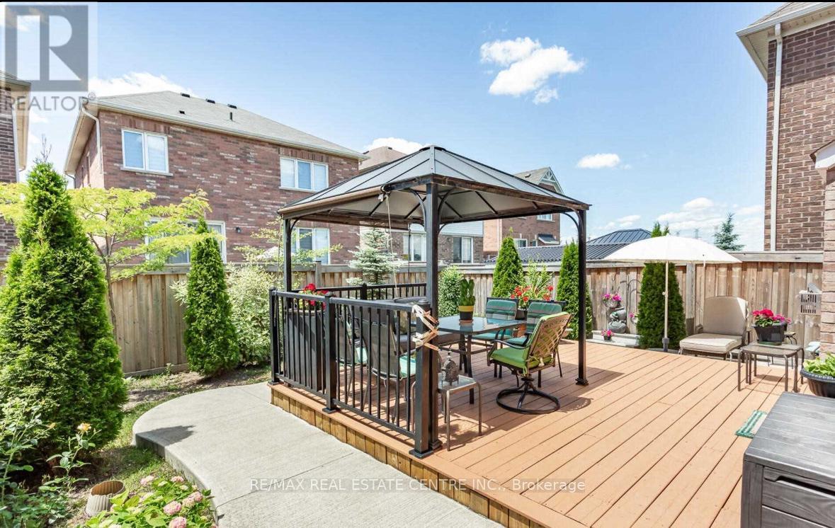 304 Trudeau Drive E, Milton, Ontario  L9T 8Y7 - Photo 10 - W12631330