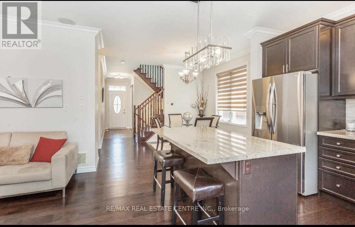 304 Trudeau Drive E, Milton, Ontario  L9T 8Y7 - Photo 3 - W12631330