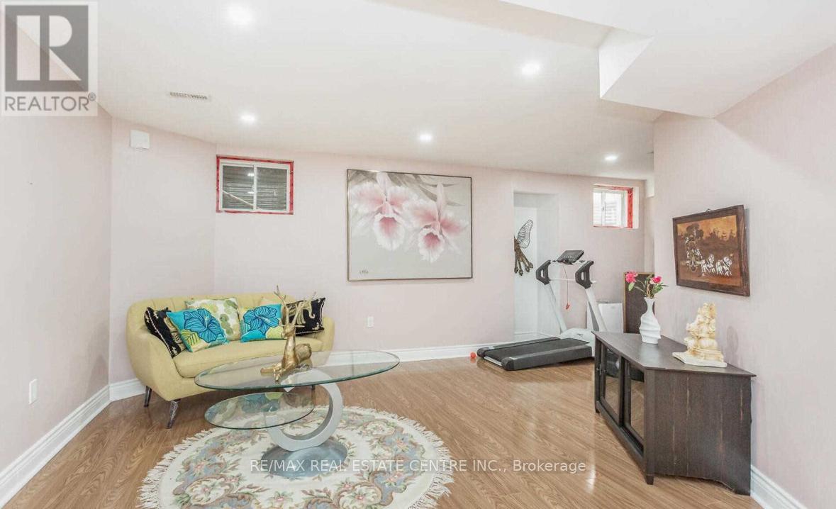 304 Trudeau Drive E, Milton, Ontario  L9T 8Y7 - Photo 9 - W12631330