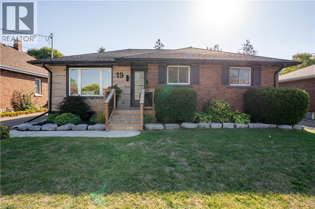 19 RUSSELL Street, Brantford, Ontario