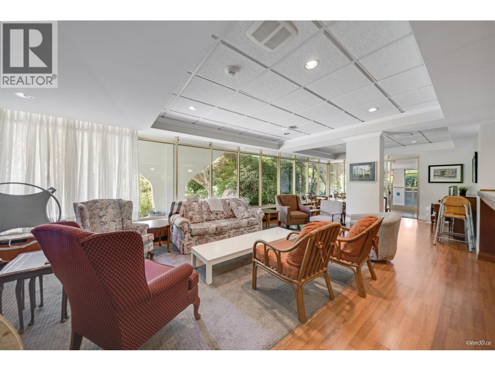 308 1425 Esquimalt Avenue, West Vancouver, British Columbia  V7T 1L1 - Photo 2 - R3073745