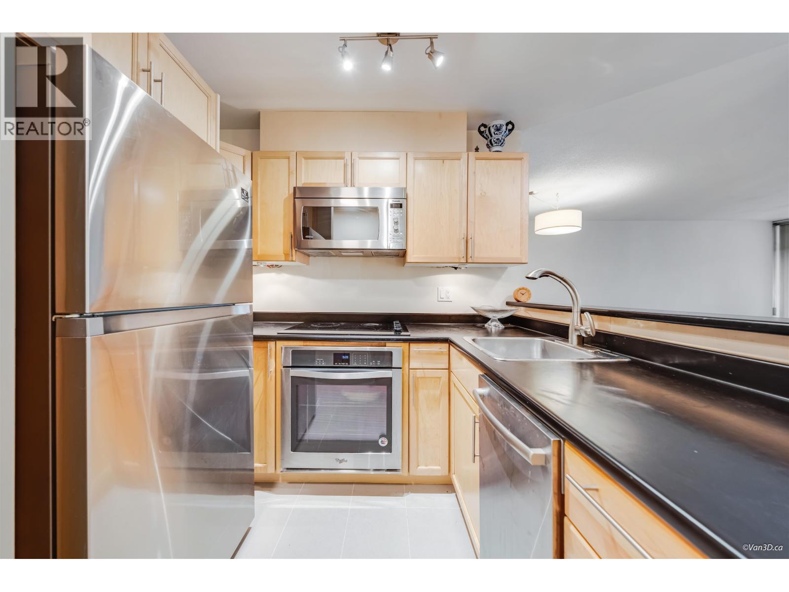 308 1425 Esquimalt Avenue, West Vancouver, British Columbia  V7T 1L1 - Photo 12 - R3073745