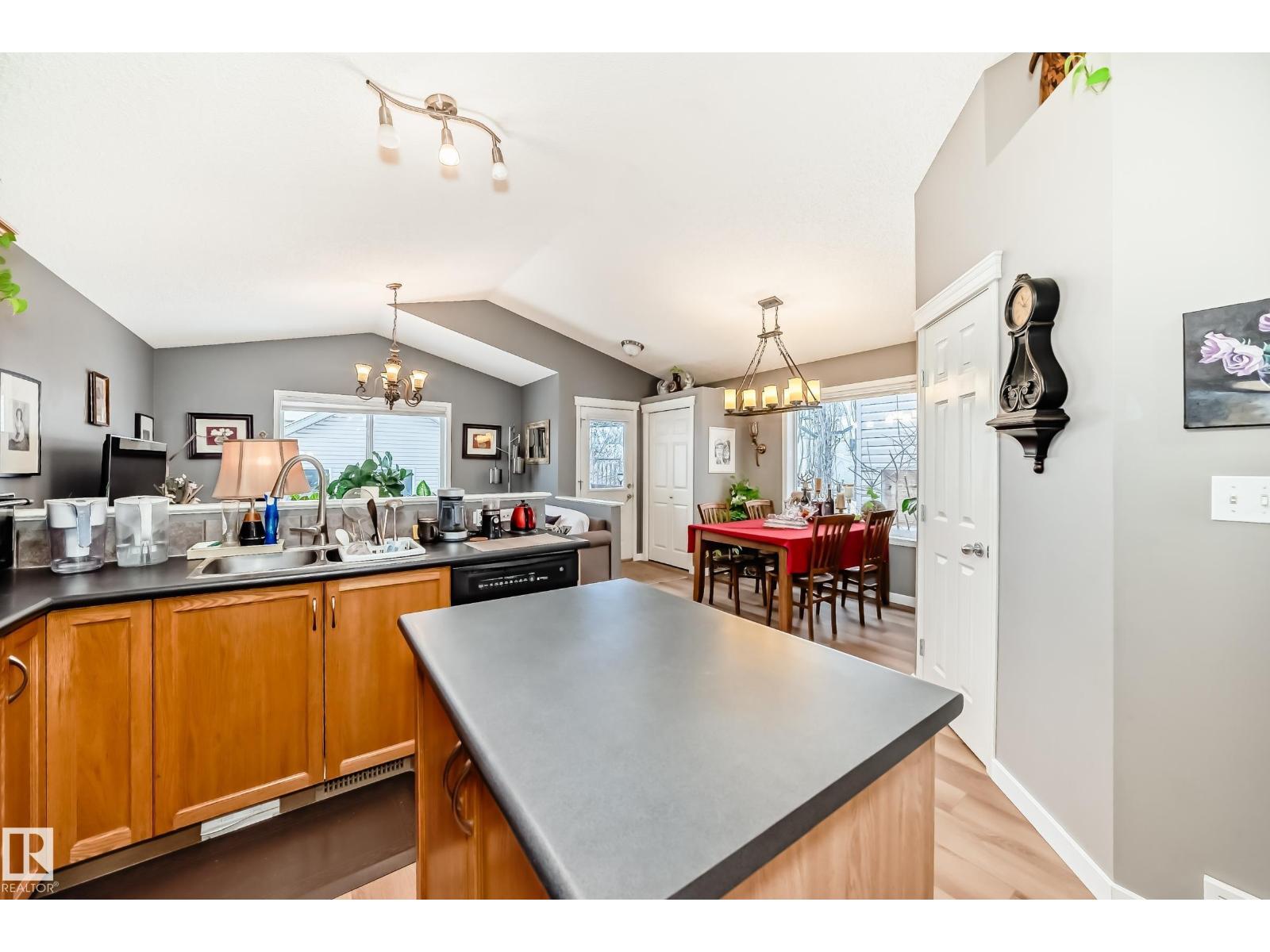 3030 Trelle Cr Nw, Edmonton, Alberta  T6R 3M8 - Photo 11 - E4468072