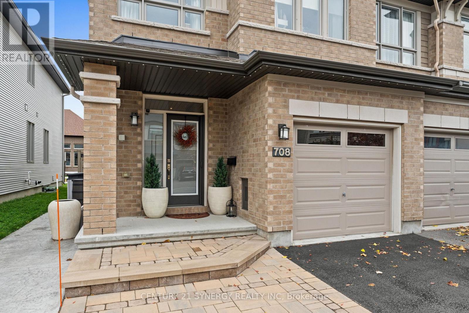 708 Guardian Grove, Ottawa, Ontario  K1X 0B3 - Photo 2 - X12631366