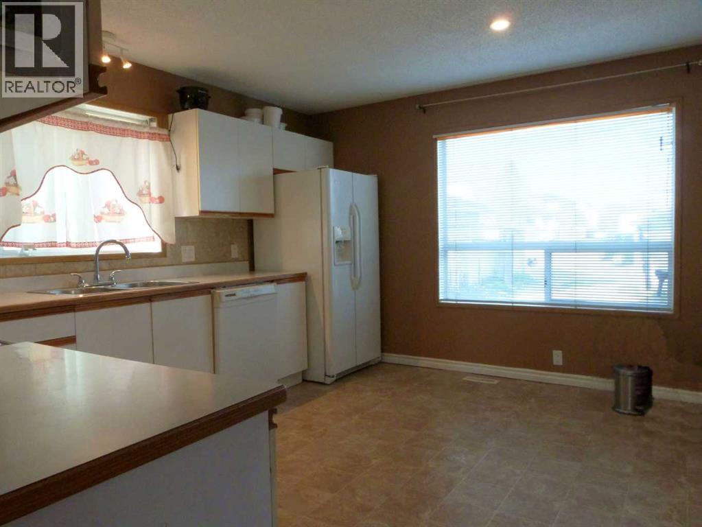 34 Martinridge Road Ne, Calgary, Alberta  T3J 3L4 - Photo 11 - A2220346