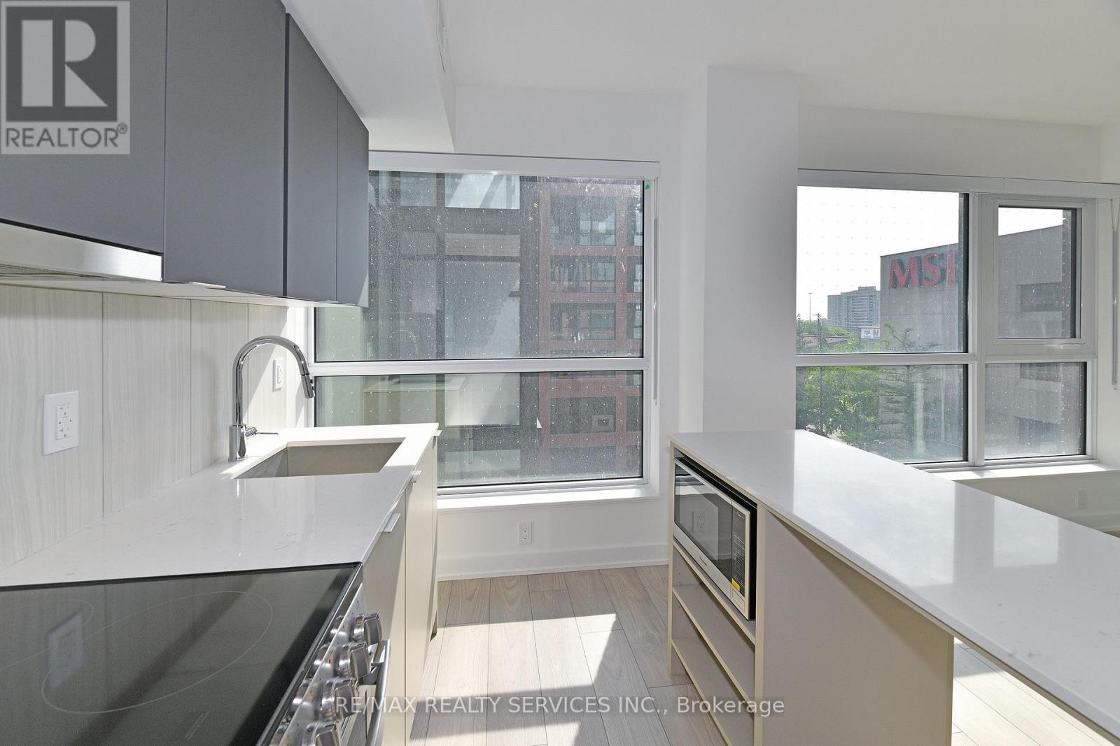 0419 - 8 Tippett Road, Toronto (Clanton Park), Ontario  M3H 0E7 - Photo 4 - C12631378