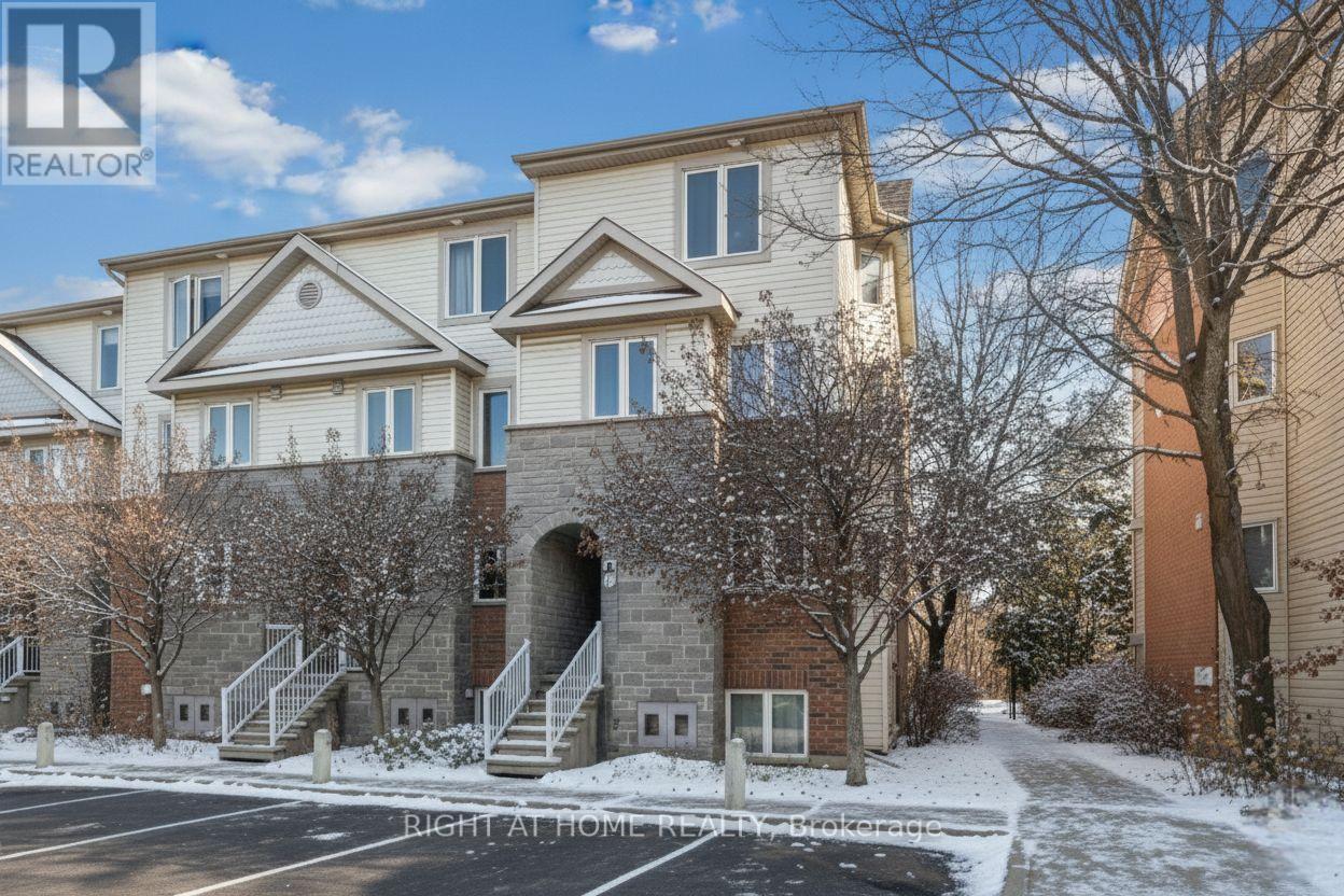 67 STRATHAVEN PRIVATE, Ottawa, Ontario