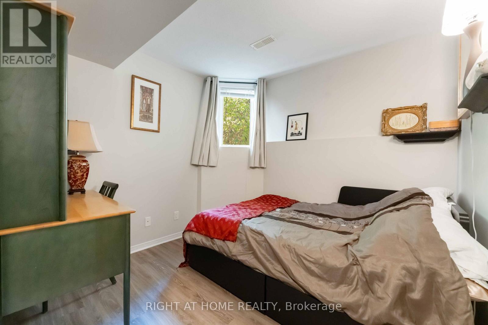 67 Strathaven Private, Ottawa, Ontario K1J 1K7 - Photo 19 - X12393748