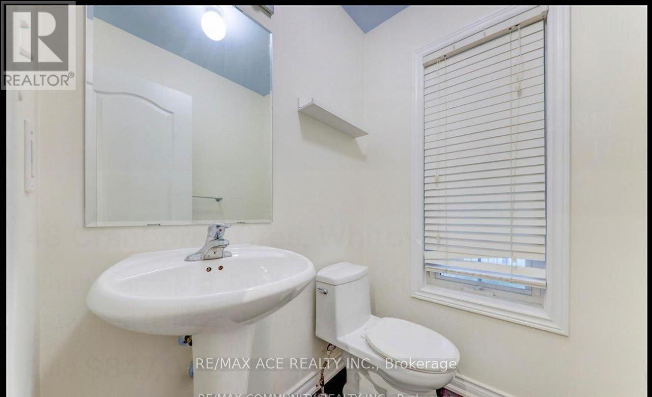 48 Cranborne Crescent, Whitby (Brooklin), Ontario  L1M 2M1 - Photo 11 - E12631368