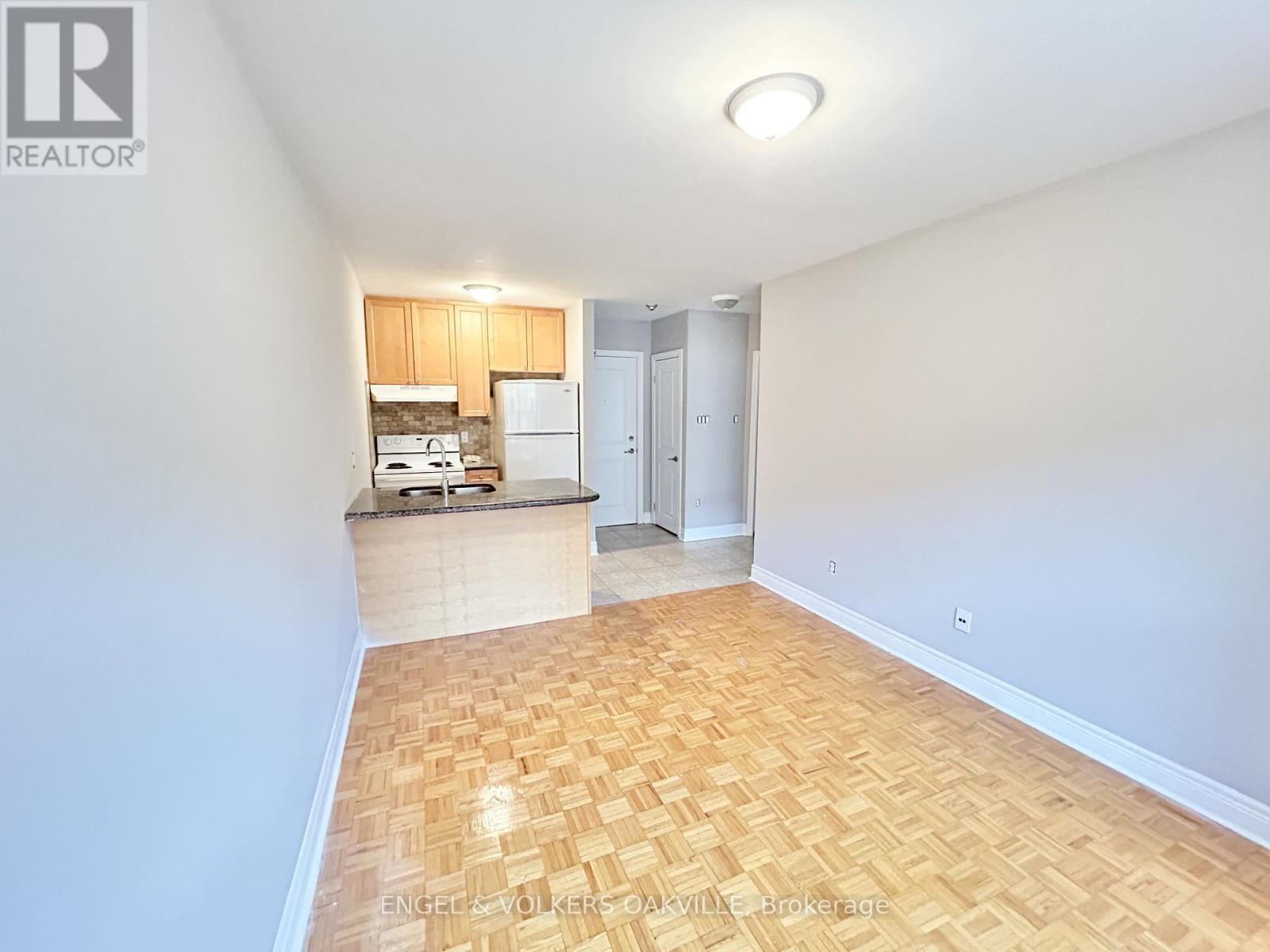 304 - 11 Thirty Third Street, Toronto, Ontario M8W 3G7 - Photo 3 - W12604028