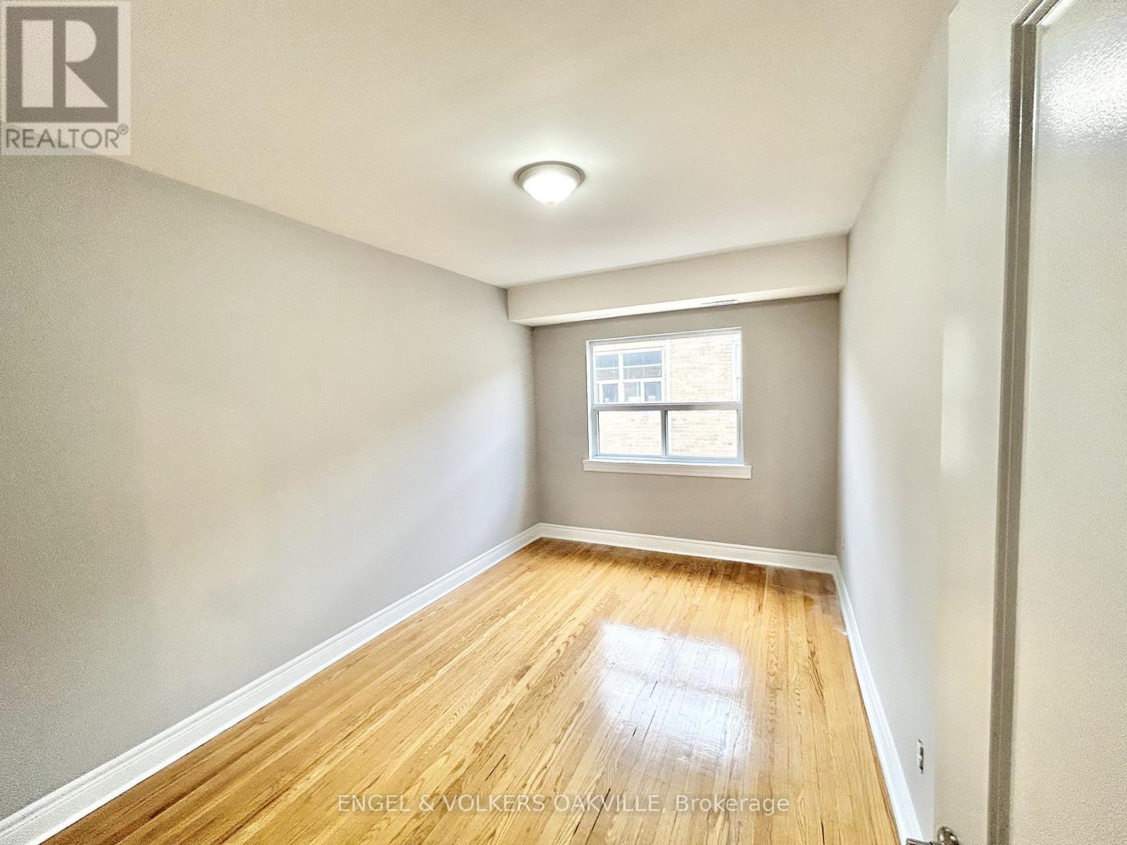 304 - 11 Thirty Third Street, Toronto, Ontario M8W 3G7 - Photo 5 - W12604028