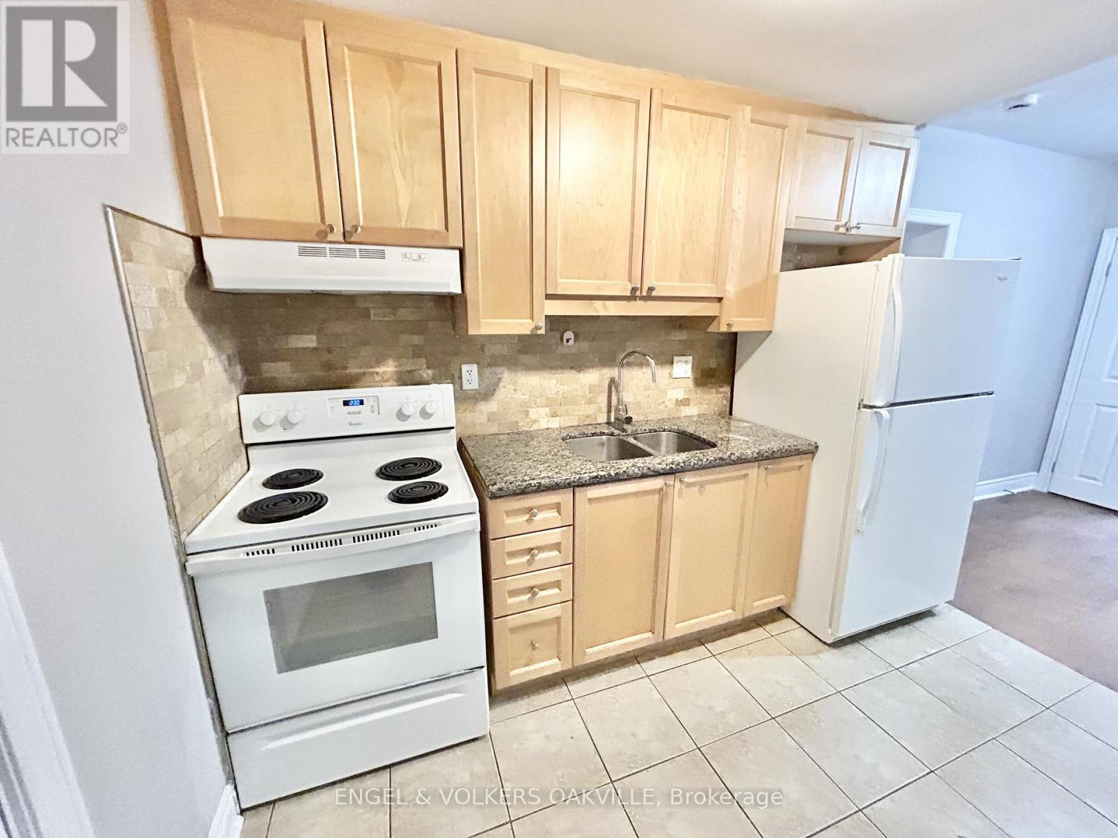 110 - 15 THIRTY THIRD STREET, Toronto, Ontario