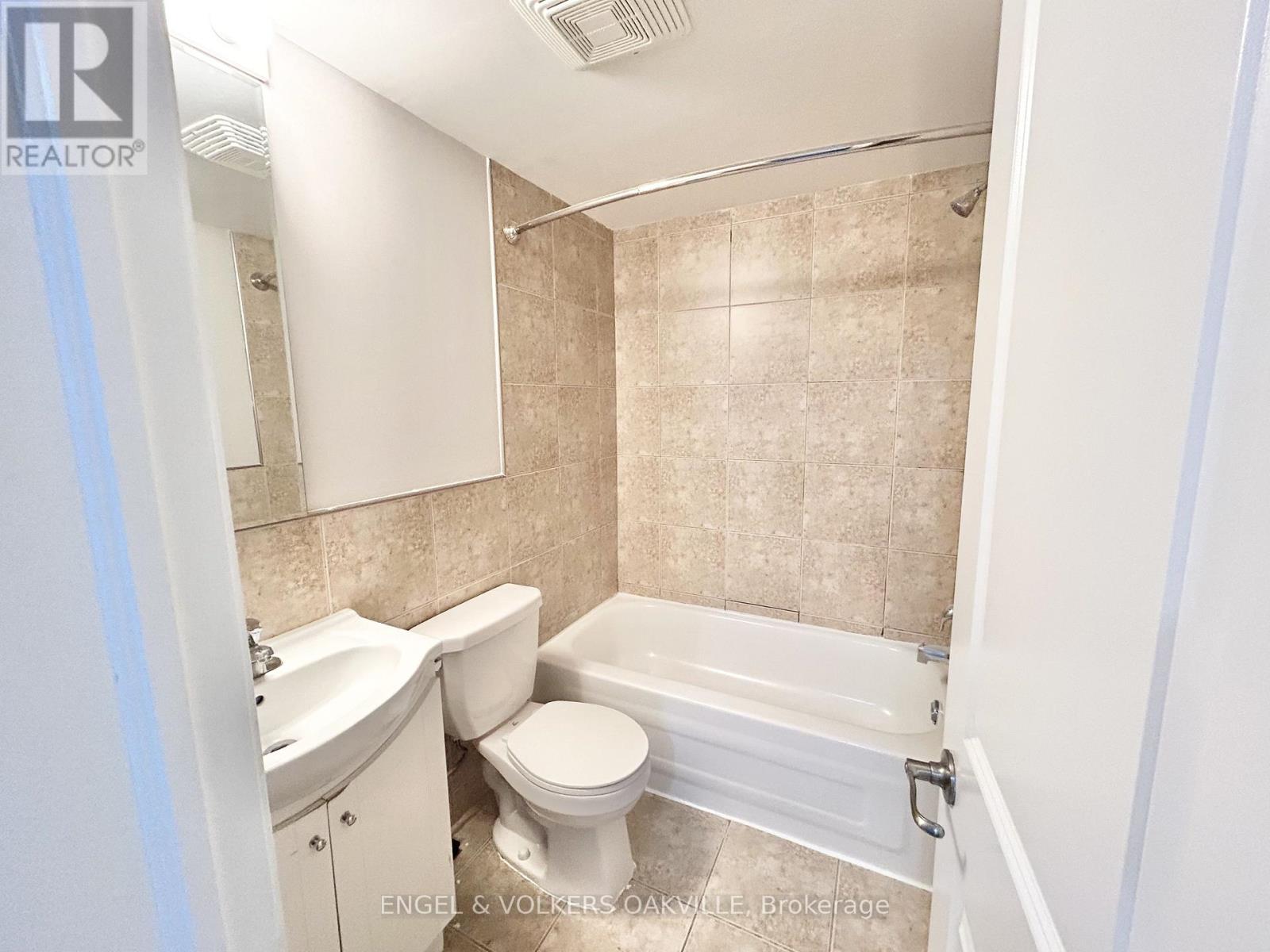 110 - 15 Thirty Third Street, Toronto, Ontario M8W 3G7 - Photo 6 - W12604032