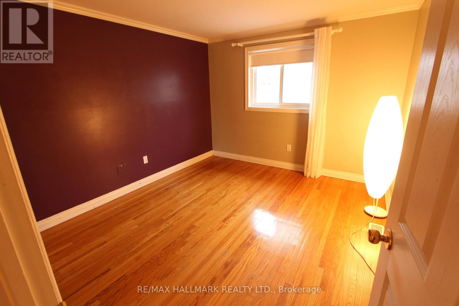 Upper Unit - 8 Meadowland Avenue, Barrie, Ontario  L4N 2Y4 - Photo 12 - S12631350