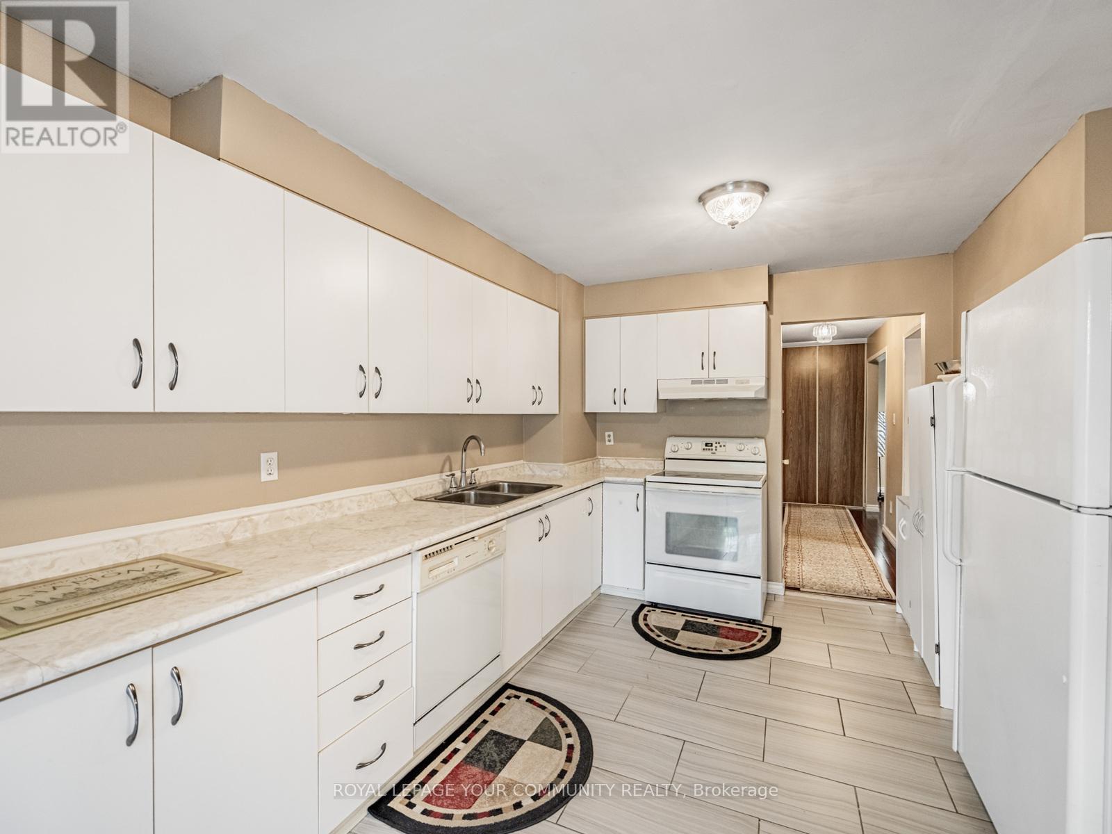 133 Wexford Road, Brampton (Heart Lake West), Ontario  L6Z 2T5 - Photo 11 - W12631338