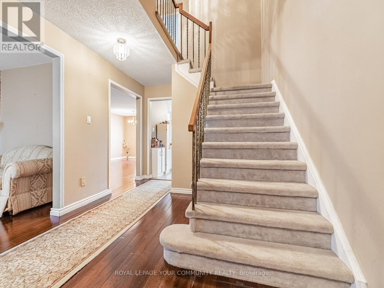 133 Wexford Road, Brampton (Heart Lake West), Ontario  L6Z 2T5 - Photo 5 - W12631338