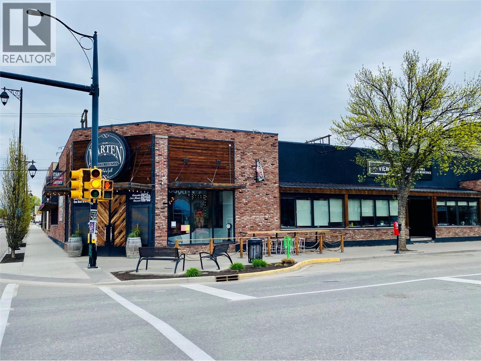 2933 30th Avenue, City Of Vernon, Vernon by JUDGE TEAM 2933 30th Avenue, City Of Vernon, Vernon