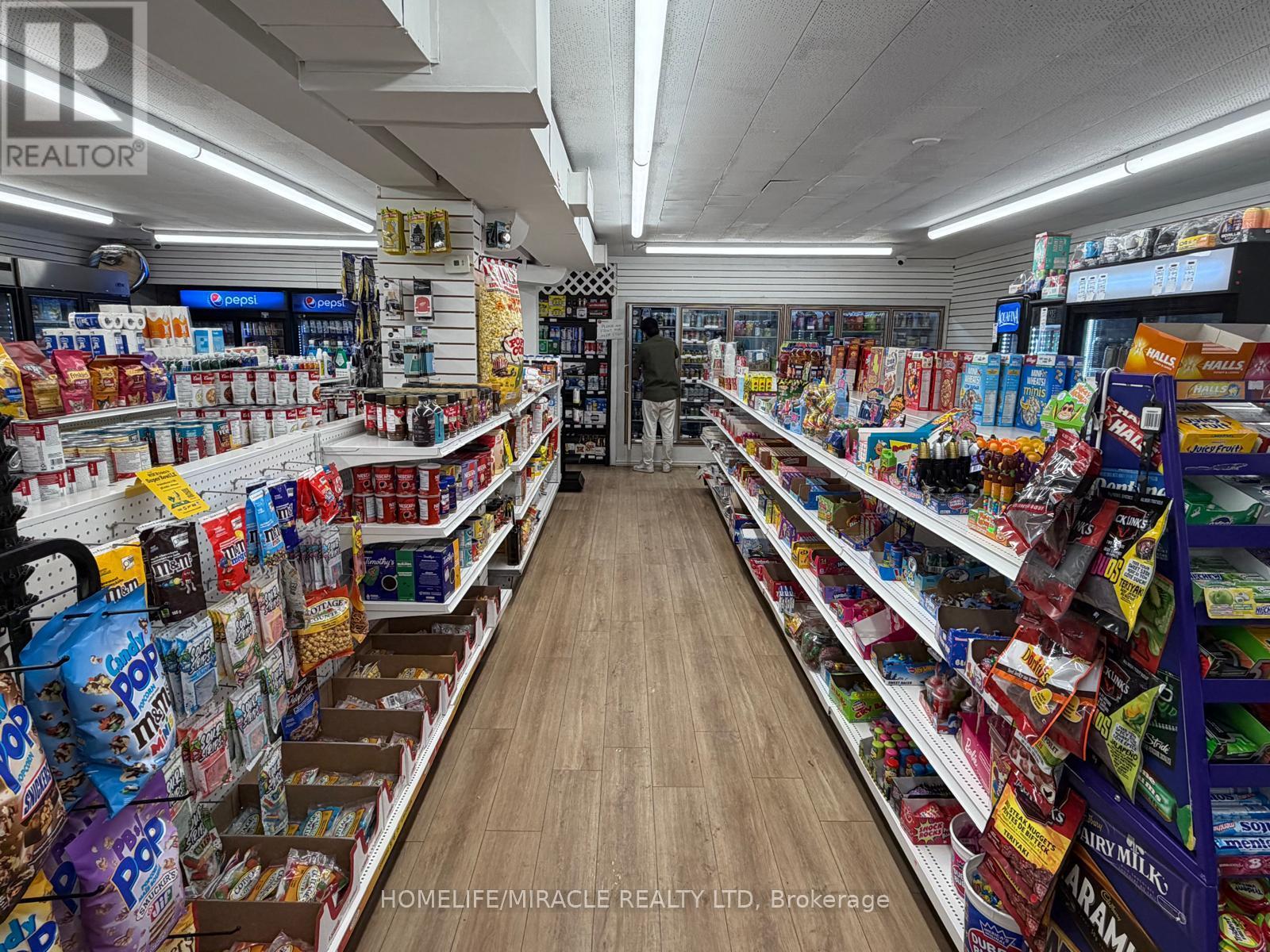 124 Hoffman Street, Kitchener, Ontario  N2M 3N1 - Photo 6 - X12631342