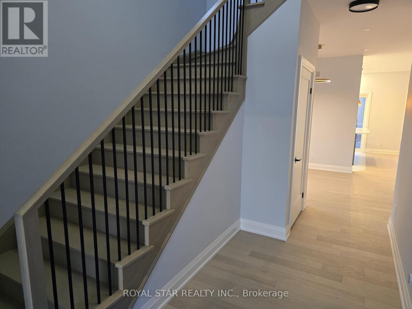 Upper - 6505 Alexa Common, Niagara Falls, Ontario  L2G 0E4 - Photo 2 - X12631352