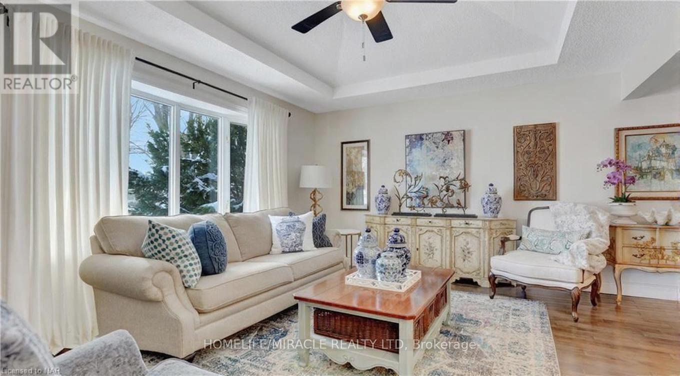 35 Pearce Avenue, St. Catharines, Ontario  L2M 6N2 - Photo 4 - X12631354