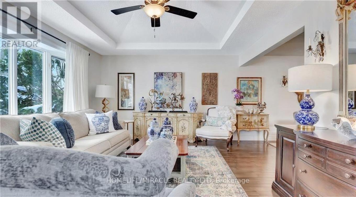 35 Pearce Avenue, St. Catharines, Ontario  L2M 6N2 - Photo 5 - X12631354