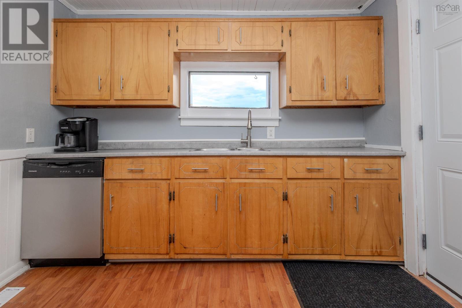 65 Rear Main Street, Reserve Mines, Nova Scotia  B1E 1H4 - Photo 11 - 202528003