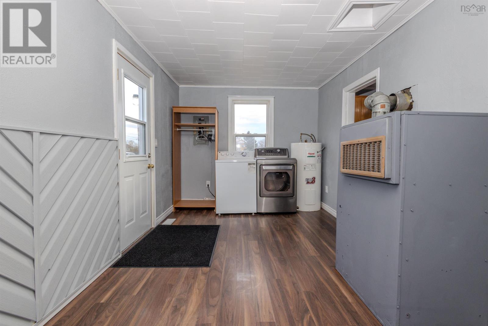 65 Rear Main Street, Reserve Mines, Nova Scotia  B1E 1H4 - Photo 9 - 202528003