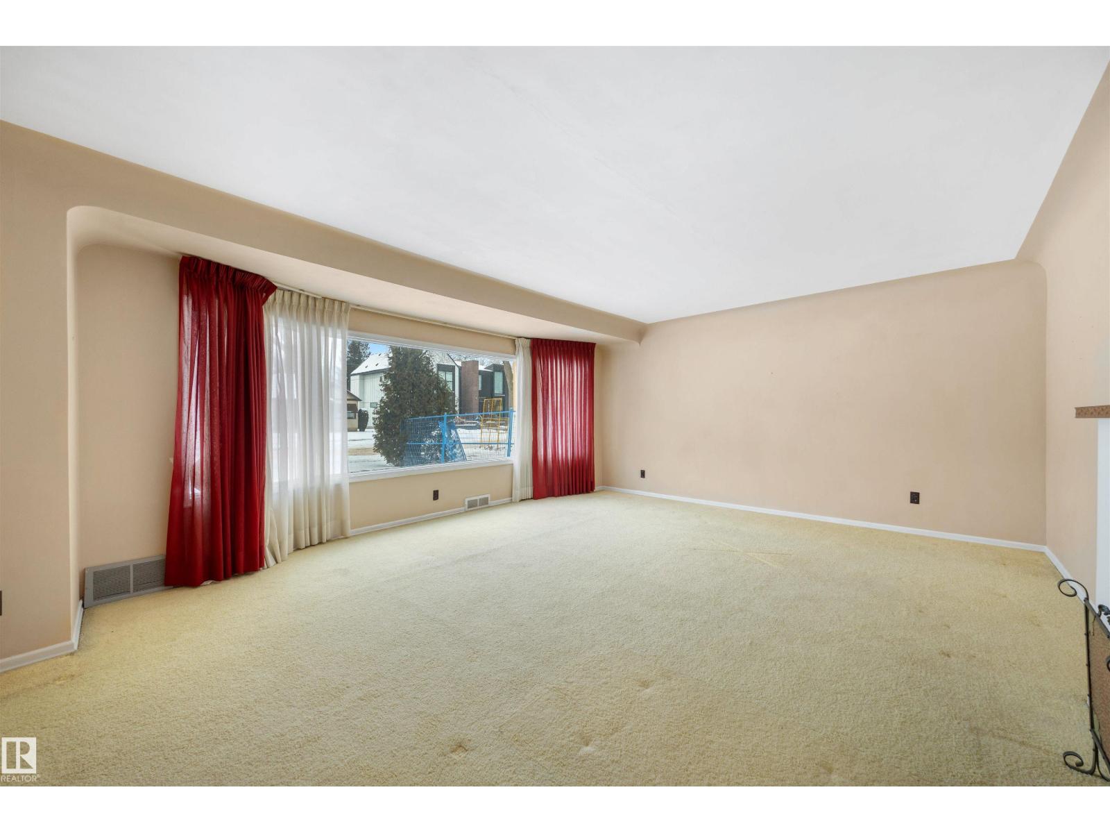 10525 134 St Nw, Edmonton, Alberta  T5N 2B4 - Photo 4 - E4468024