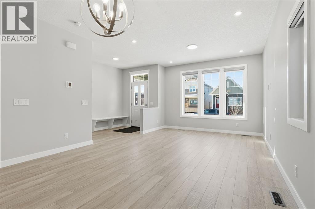 936 Reynolds Lane Sw, Airdrie, Alberta  T4B 5L7 - Photo 5 - A2274664