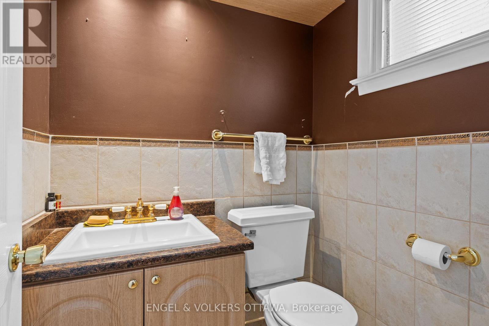 2626 Elmhurst Street, Ottawa, Ontario  K2B 7N6 - Photo 18 - X12631400
