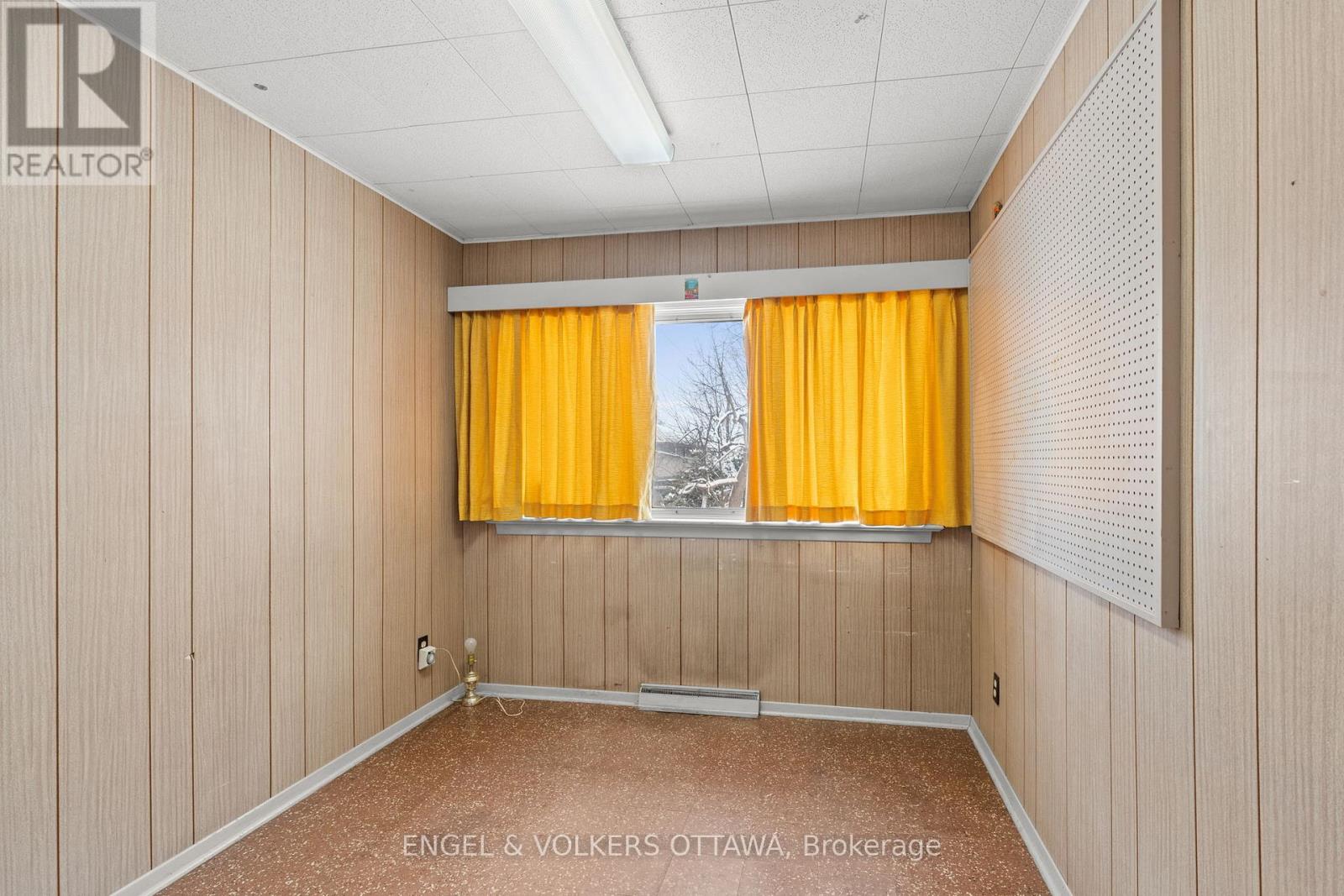 2626 Elmhurst Street, Ottawa, Ontario  K2B 7N6 - Photo 21 - X12631400