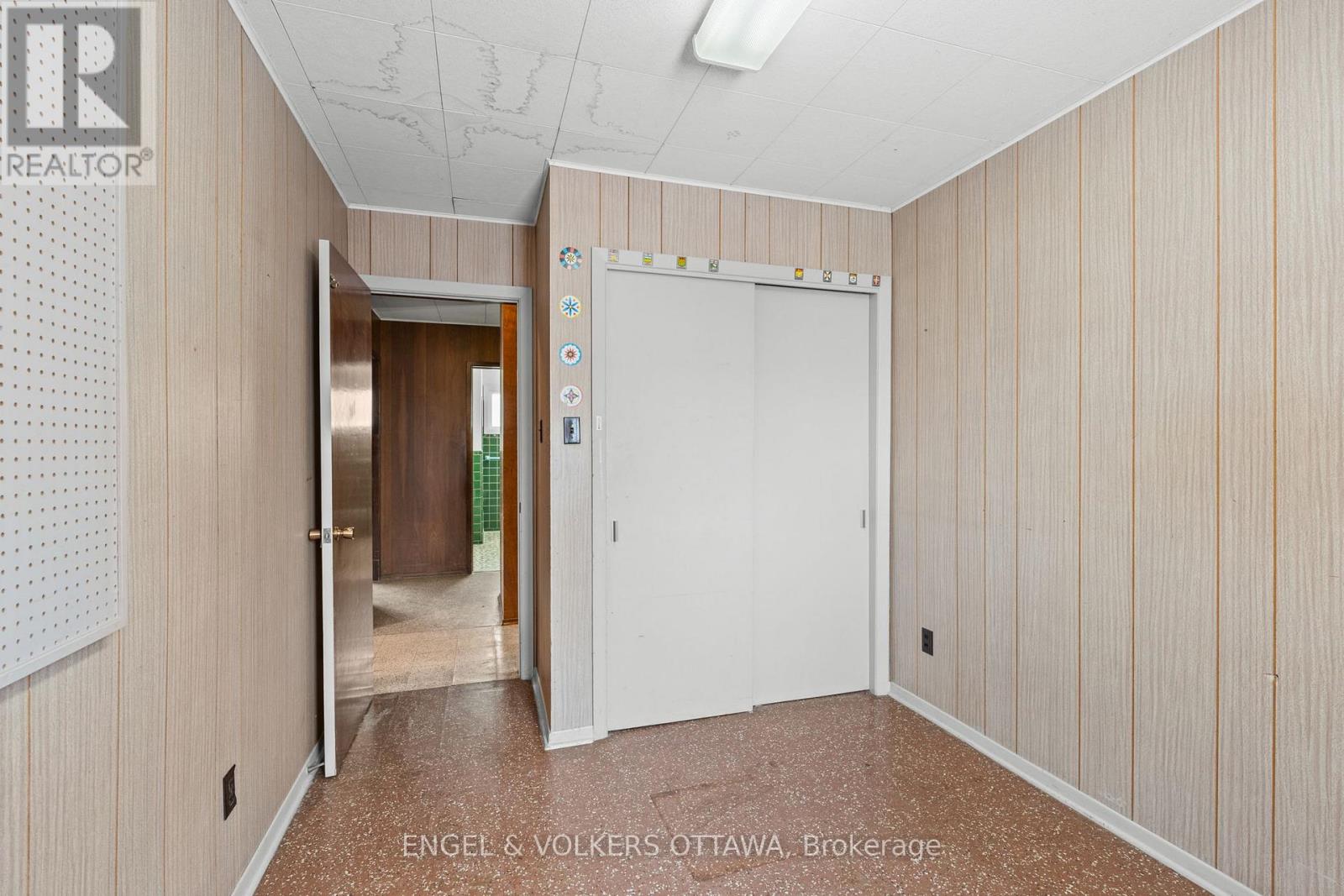 2626 Elmhurst Street, Ottawa, Ontario  K2B 7N6 - Photo 22 - X12631400