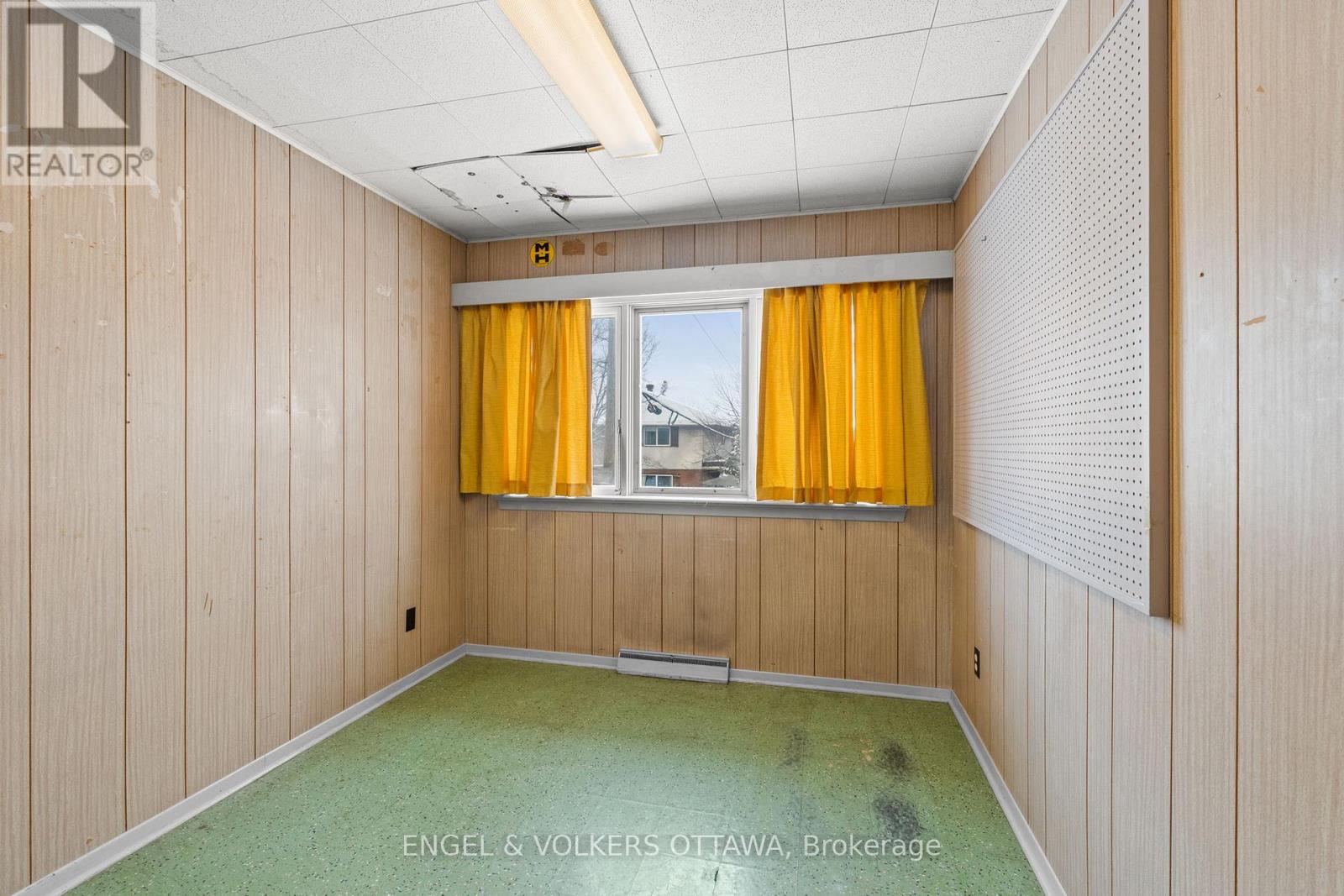 2626 Elmhurst Street, Ottawa, Ontario  K2B 7N6 - Photo 23 - X12631400