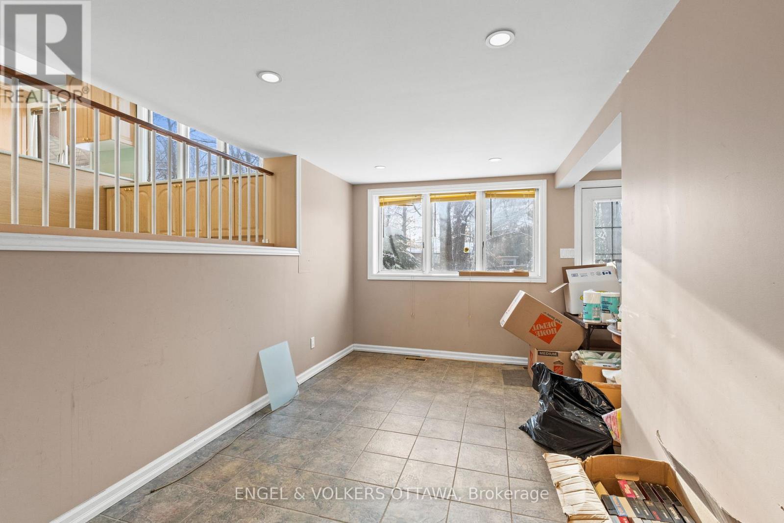 2626 Elmhurst Street, Ottawa, Ontario  K2B 7N6 - Photo 40 - X12631400