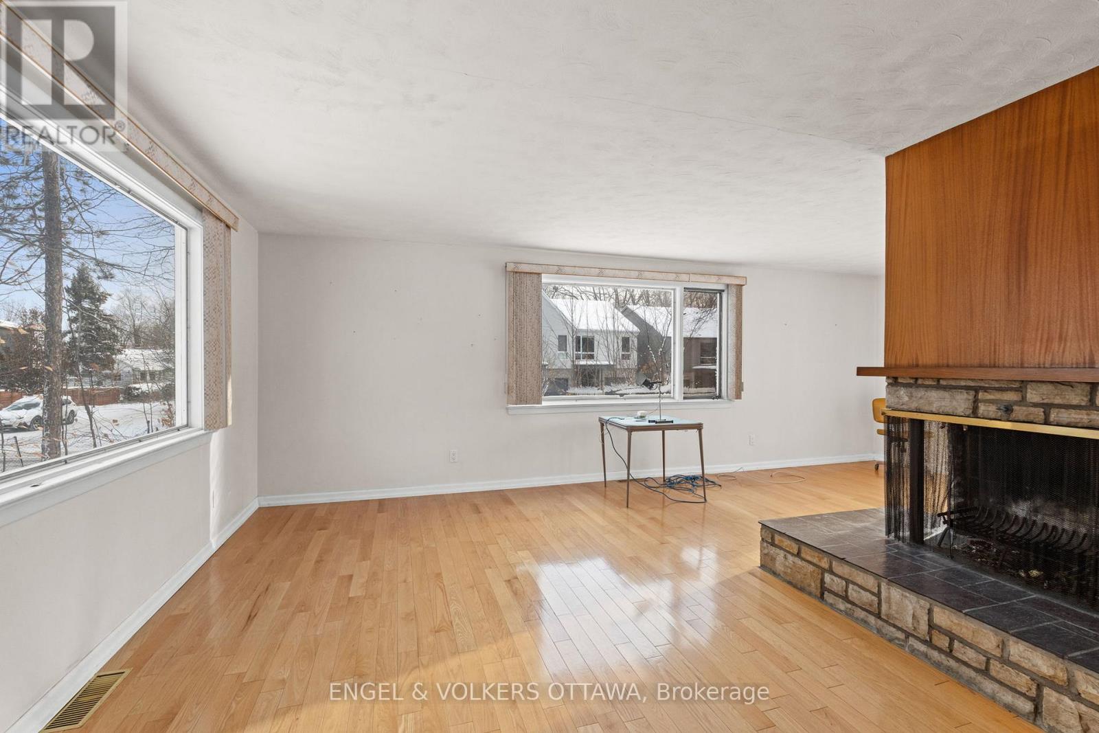 2626 Elmhurst Street, Ottawa, Ontario  K2B 7N6 - Photo 7 - X12631400