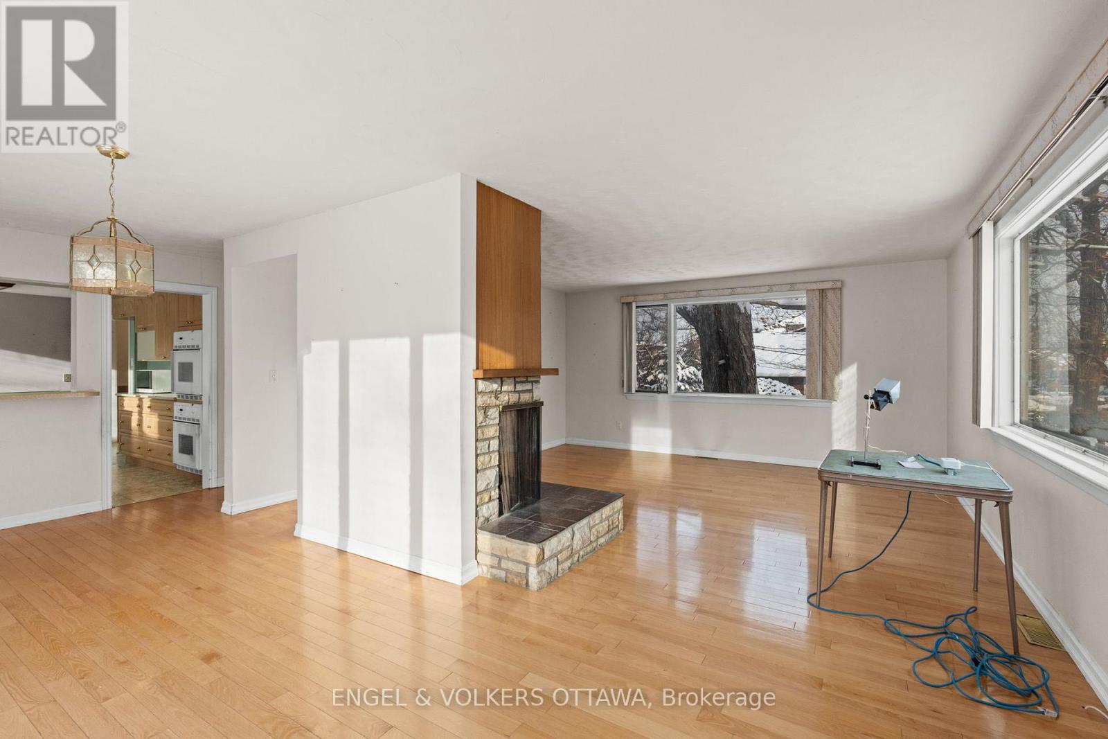 2626 Elmhurst Street, Ottawa, Ontario  K2B 7N6 - Photo 9 - X12631400