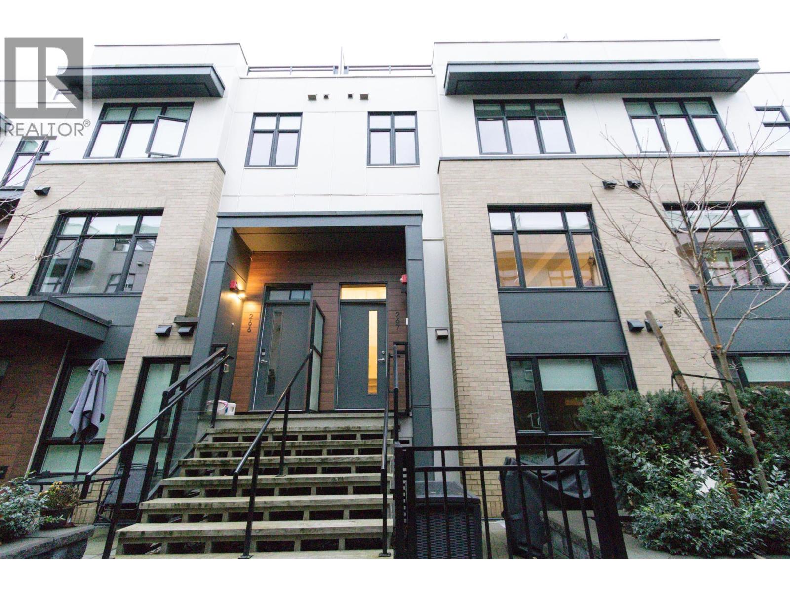 267 2035 GLENAIRE DRIVE, north vancouver, British Columbia