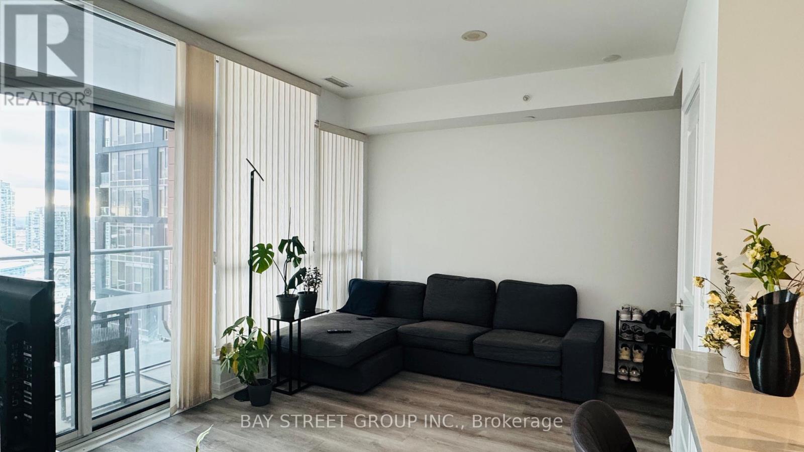 2307 - 8 Mercer Street, Toronto (Waterfront Communities), Ontario  M5V 0C4 - Photo 4 - C12631402