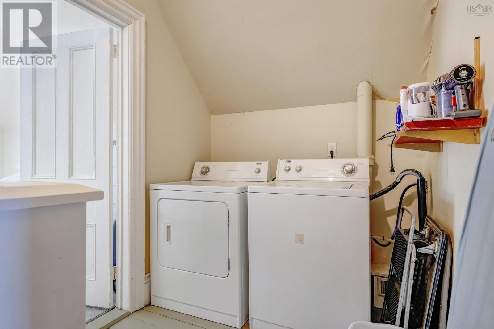 92-94 Pleasant Streets, Bridgewater, Nova Scotia B4V 1N2 - Photo 11 - 202527896