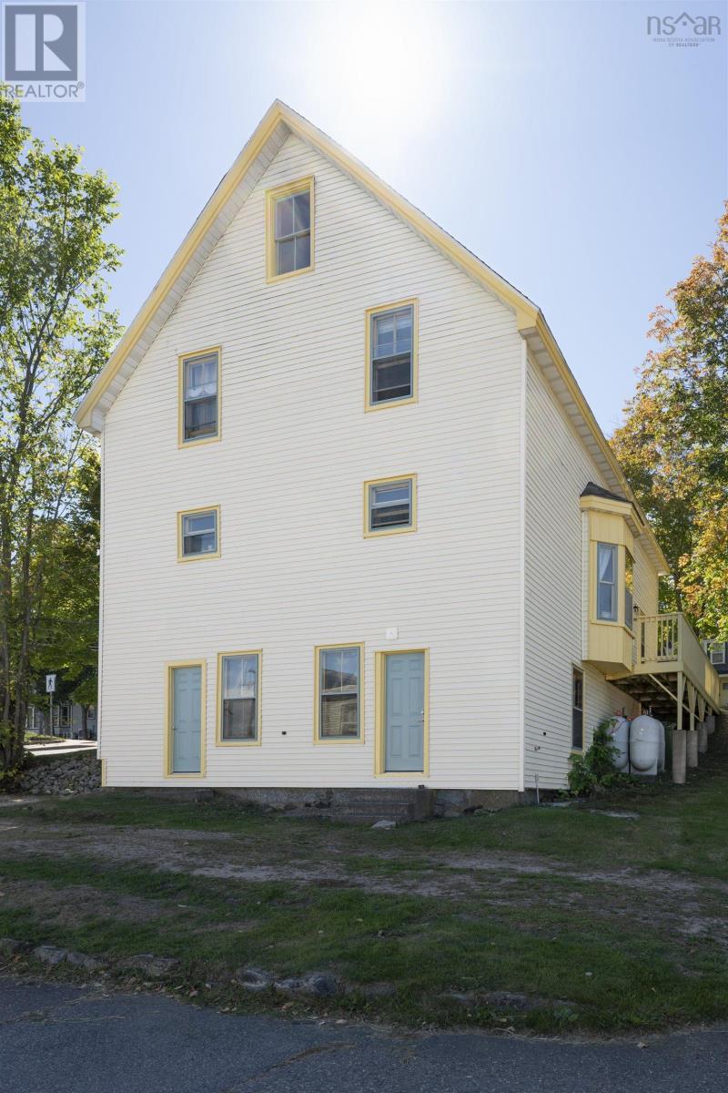 92-94 Pleasant Streets, Bridgewater, Nova Scotia B4V 1N2 - Photo 22 - 202527896