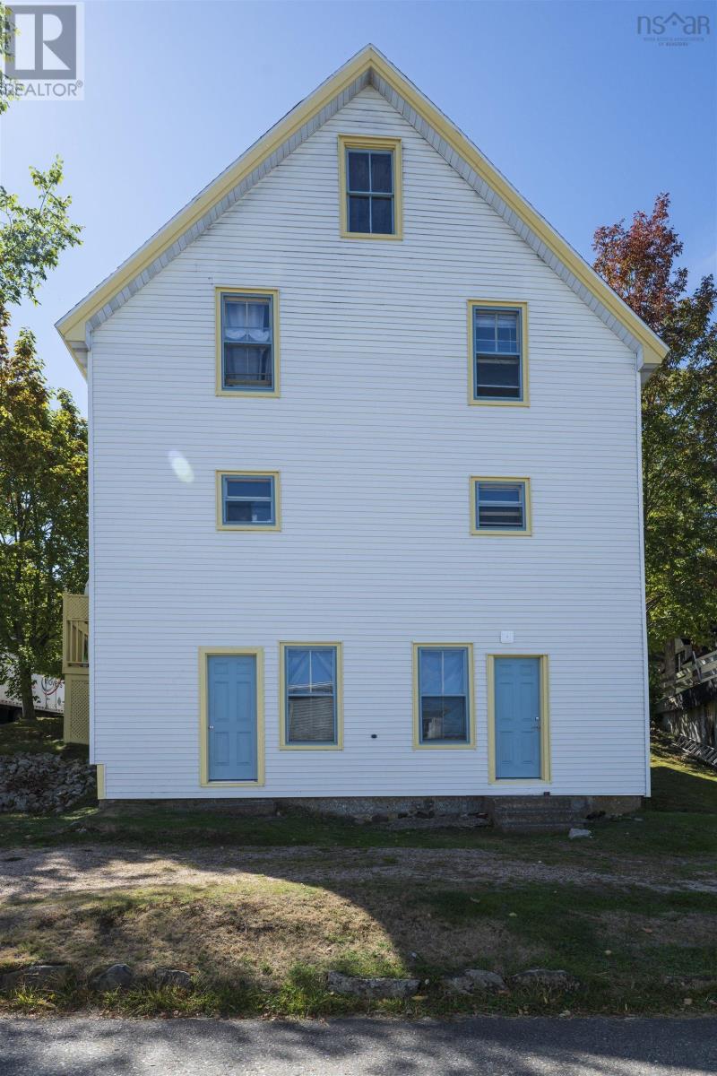 92-94 Pleasant Streets, Bridgewater, Nova Scotia B4V 1N2 - Photo 21 - 202527896