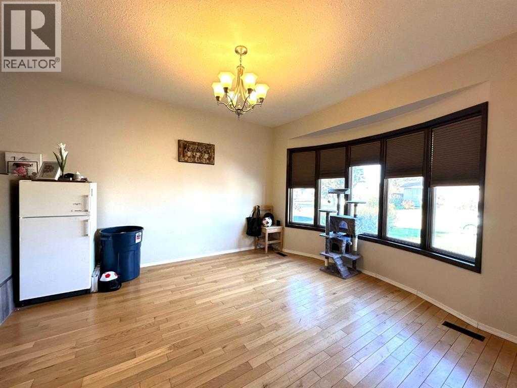 206 4 Avenue N, Marwayne, Alberta T0B 2X0 - Photo 4 - A2270885