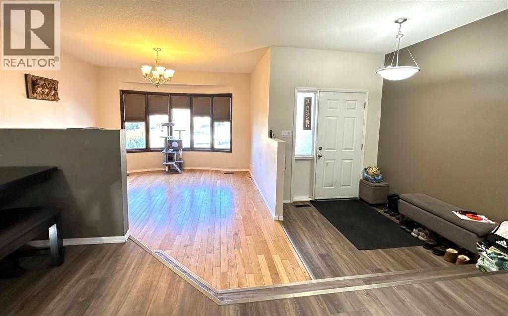 206 4 Avenue N, Marwayne, Alberta T0B 2X0 - Photo 3 - A2270885