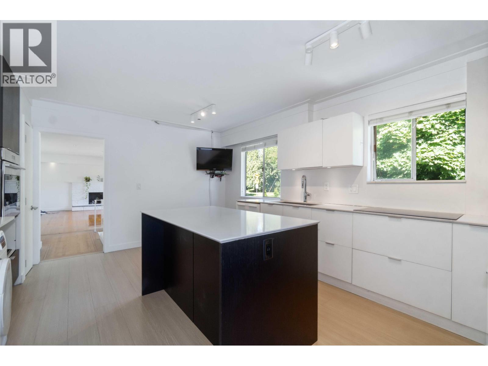 1825 Skeena Street, Vancouver, British Columbia V5M 3Y2 - Photo 9 - R3057100